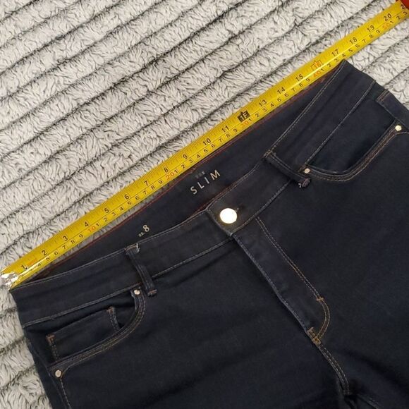 Dark wash White house black market jeans size 8 - Picture 9 of 10